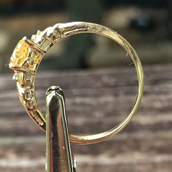 10kt yellow gold citrine ring with white accents - Picture 2 of 14